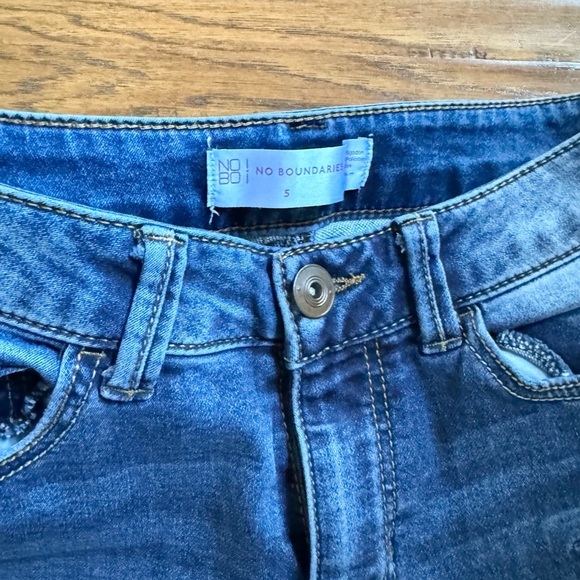 No Boundaries Distressed Skinny Jeans‎ - Picture 4 of 8